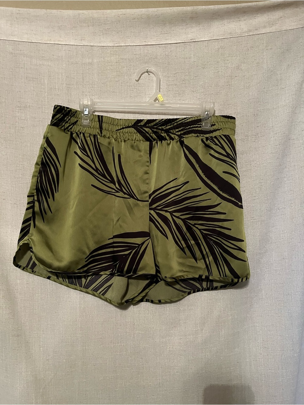 Olive Green Palm-Print Women's Shorts - Lightweight Summer Style Size L